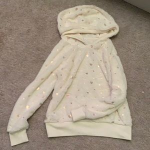 COMFY long sleeve fluffy white shirt.